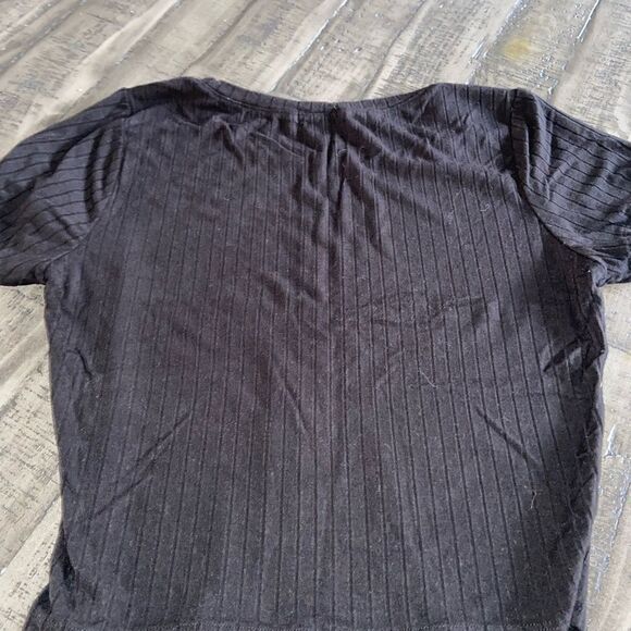 Black crop top   - Picture 4 of 4